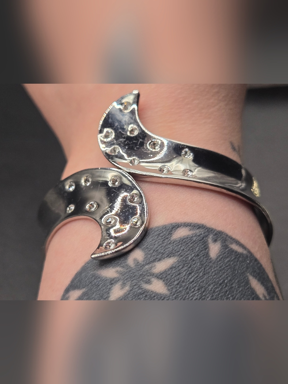 Vintage Silver Tone Crescent Moon Rhinestone Cuff Bracelet Hinged Statement Bang - Picture 2 of 7